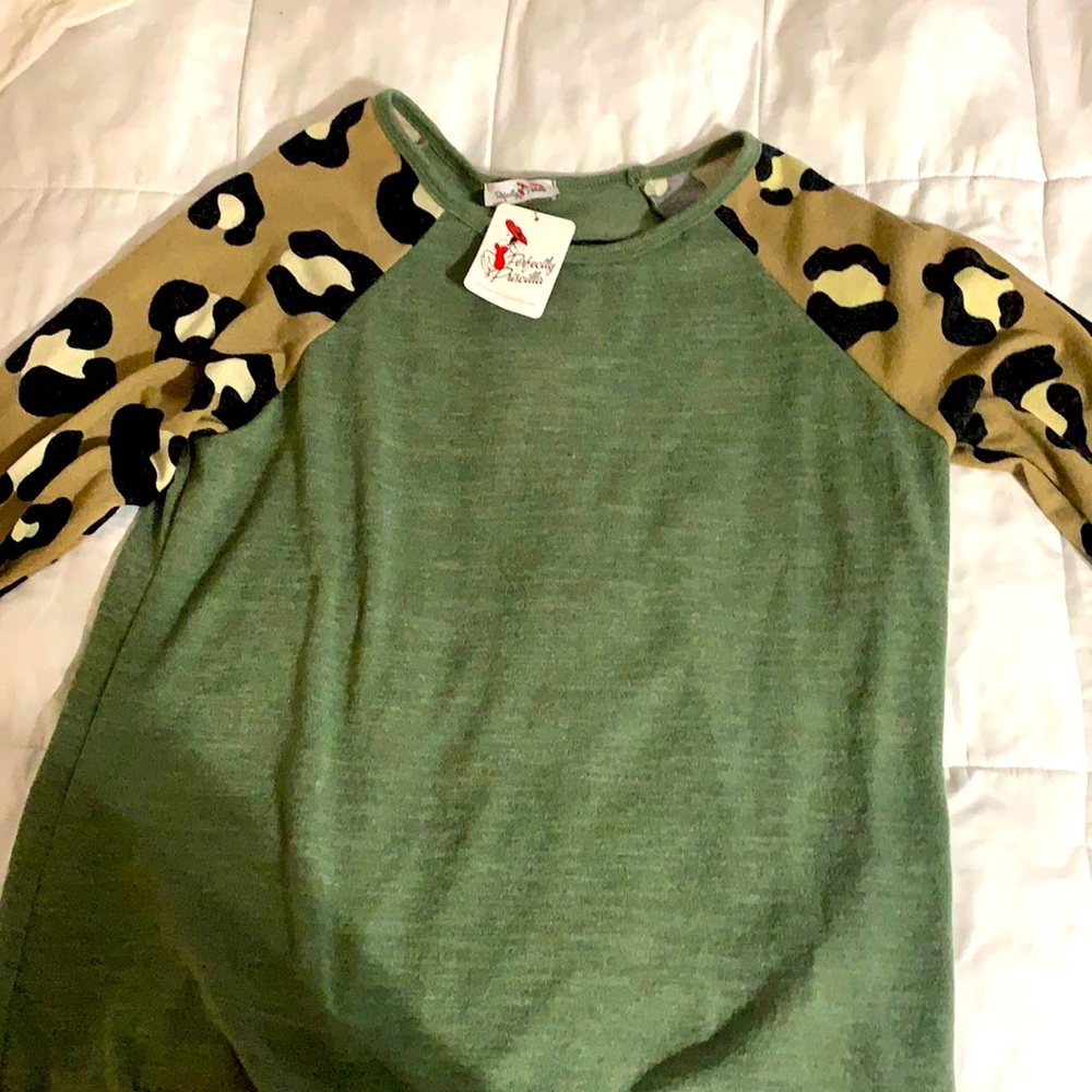 P Perfectly Priscilla, 2xl, Maroon and green with cheetah print, new with tags.